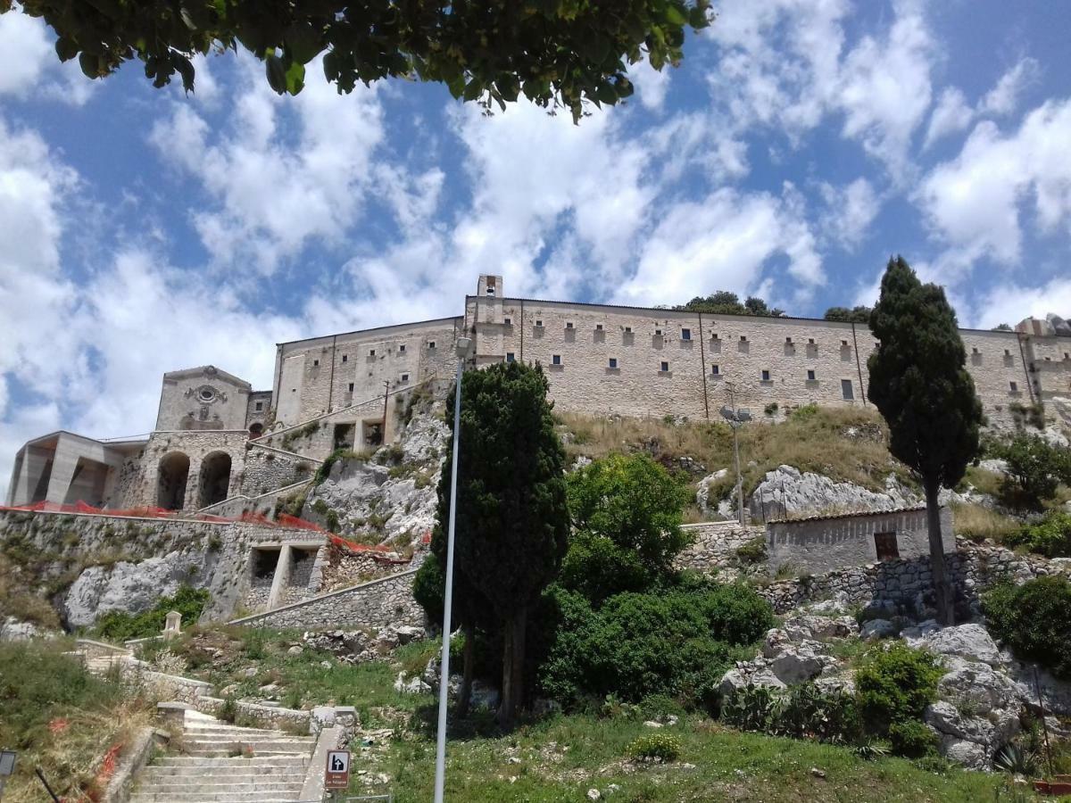 夏卡La Casuzza Del Centro别墅 外观 照片